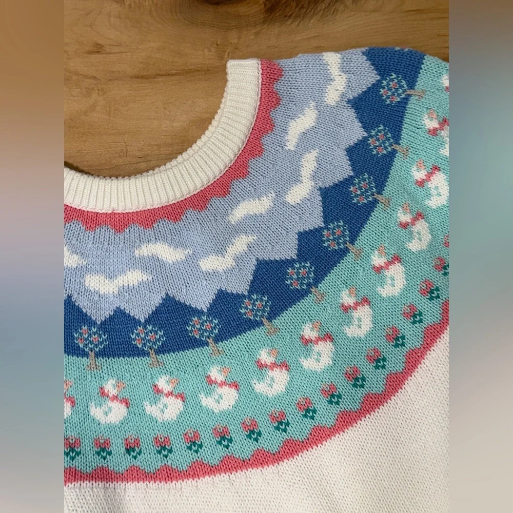 Vintage Eddie Bauer Cream Sweater with Blue and Green Design - Picture 3 of 6